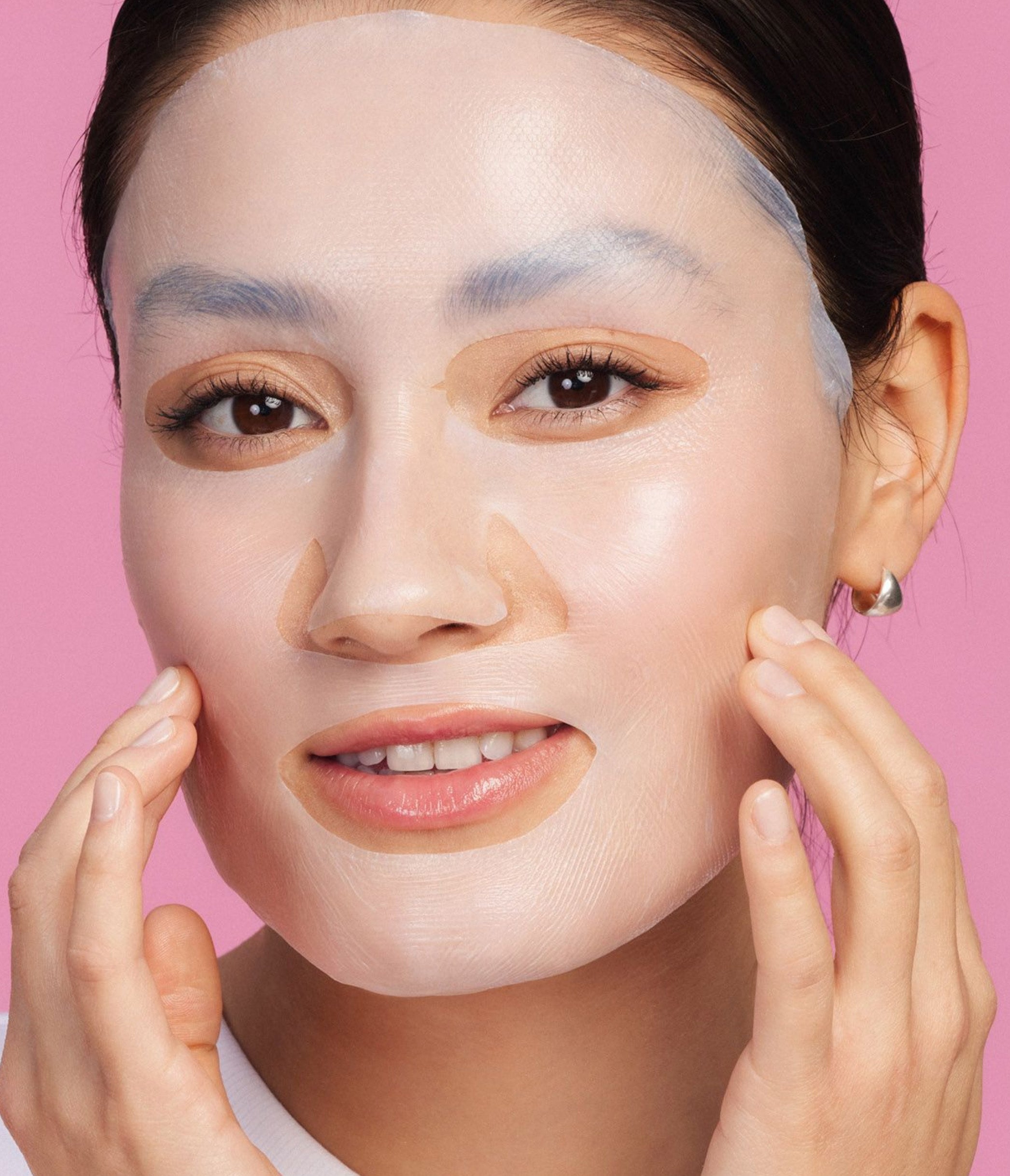 Soothing sheet mask with peptides 